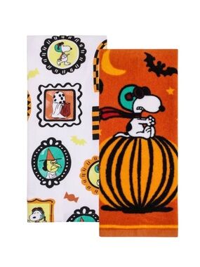Celebrate Together™ 2-Piece Great Pumpkin Snoopy Kitchen Towel Set